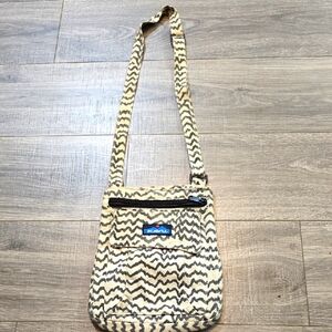 Kavu Zigzag Pattern Crossbody Bag in Tan and Black